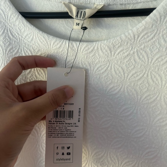 AND dress. - Picture 5 of 6